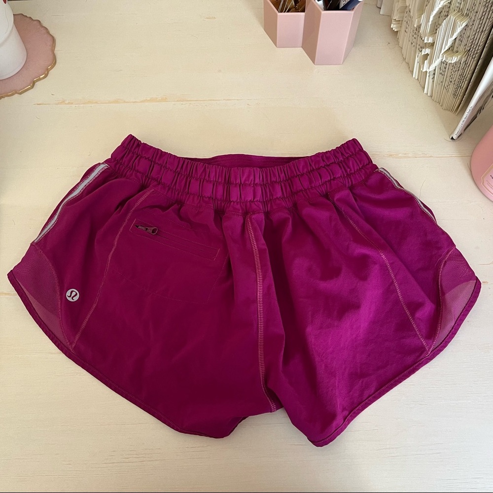 Magenta hotty hot shorts 6 lululemon